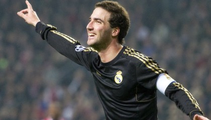 开云体育网站入口-英超冲刺激烈：悬念、精彩、荣耀不停！，英超满场